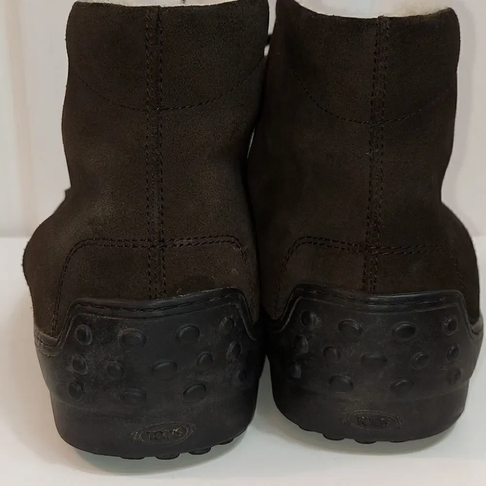 Tod's Shearling Lined Nubuck Chukka Boots 9.5